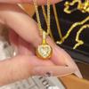 Colar de Feijão Doce Amor Escovado da Idade Média para Mulheres Corrente de Clavícula Elegante de Luxo Leve Pingente de Biscoito de Amor