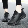 Superfície de couro microfibra Moda transfronteiriça Preto puro Sapatos esportivos leves Cano baixo Sapatos femininos Tamanho grande Sapatos casuais Sapatos para caminhada e corrida