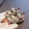 Zapatos para Niños 2025 Estilo Verano Sandalias Ligeras de Moda para Niños Versátiles Deportivas con Letras para Estudiantes Zapatos de Playa Cómodos para Bebés