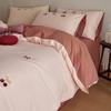 Juego de Ropa de Cama de Cuatro Piezas Bordado de Dibujos Animados de Algodón Cepillado para Otoño e Invierno Algodón Puro Nuevo Estilo 2025 Funda de Edredón Sábana Bajera Ropa de Cama Clase A