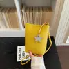 Bolso de Hombro/Axila de Gran Capacidad, Moderno, Versátil, Exquisito, Nuevo Verano 2026 para Mujer, Bolso Cruzado tipo Cubo para el Trabajo