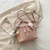 Bolso Pequeño Nuevo Estilo Transfronterizo para Mujer Primavera/Verano 2025 Bolso Cruzado Versátil de Moda Súper Popular Bolso Cubo para Mujer