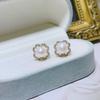 Aretes de Flor de Cuatro Hojas de Perla de Diseño Nicho Pequeños y Exquisitos Aguja de Plata S925 Aretes Versátiles para Estudiantes Aretes Dulces Mujer