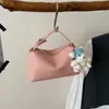 Bolsa de mão de alta costura estilo coreano, bolsa de ombro, novo modelo primavera 2026, bolsa simples casual tipo travesseiro, bolsa transversal nicho para mulheres