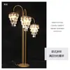 Accesorios de Boda Estilo Europeo Candelabro de Hierro Forjado y Cristal Soporte para Pasillo Salón de Bodas Tiras de Cristal de Hielo para Piso Lámpara de Concha Decoración de Hotel