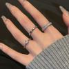 Anillo liso de metal con circonita para mujer, diseño de nicho de lujo ligero, anillo de dedo de alta gama con diseño de comida, anillo simple de viento frío.