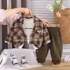 Conjuntos Infantis de Primavera e Outono, Novas Roupas de Primavera para Meninos, Roupas de Primavera para Bebês, Camisas Xadrez Estilosas, Conjunto de Três Peças