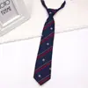 Corbata Japonesa Rayada Estilo Academia Color Oscuro con Diseño Floral, Corbata Gris de Mano Atada Estilo Británico para Mujer, Casual