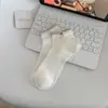 Meias Curtas Bordadas com Gato de Desenho Estilo Japonês Soft Girl para Mulheres, Versáteis e Respiráveis, Adequadas para Combinar com Tênis Brancos