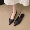 Zapatos de tacón alto de punta fina estilo francés con tacón grueso y espalda descubierta, nuevos zapatos de trabajo elegantes estilo hada de cuero suave para mujer temporada primavera/otoño 2025