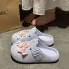 DIY Gato de Dibujos Animados AnimeCalzado Cómodo Birkenstock 2026 Bestseller de Verano Versátil para Viajes Diarios Zapatos Cerrados de EVA para Mujer