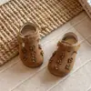 Sapatos Birkenstock para Meninas 2026 Nova Coleção Primavera e Outono Sapatos Baixos de Couro Retrô Infantis Solado Macio Moda Bebê Mocassins com Flores