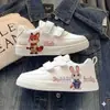 Sapatos Infantis Outono 2026 Novo Modelo Velcro Infantil Esportivos Brancos para Crianças Maiores Couro Sola Grossa Casuais