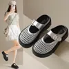 Sandalias de media caña con plataforma gruesa para aumentar la altura 2026 plataforma hueca verano Mary Jane estilo nuevo pantuflas de exterior para mujer
