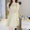 Novo Estilo Chinês Botão de Sapo Estilo Delicado Petite Vestido de Verão Nova Versão Coreana Amarelo Claro Manga Bufante Vestido Babydoll Feminino