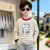 Camiseta Patchwork Listrada de Manga Longa 100% Algodão Versátil para Crianças Roupa de Primavera e Outono Crianças de Tamanho Médio e Grande Estilo Descolado Camiseta Casual Versátil da Moda para Meninos