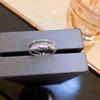 Anillo de doble capa personalizado de moda para mujer 2023, nuevo diseño de nicho de lujo ligero y popular, anillo de dedo índice de viento frío de alta calidad
