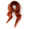 Nueva colección de otoño e invierno: Bufanda y chal de punto de cachemira de color liso, una bufanda triangular de estilo coreano con borlas, perfectos para superponer y mantenerse abrigado