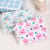 Bolsa de Cosméticos Pequeña Personalizada con Flores Frescas Bolso de Mano Girly Heart Bolsa de Almacenamiento de Cosméticos Portátil para Viaje