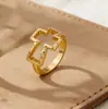 Conjunto Elástico Cruzado de Primavera Transfronteiriço para Mulheres, Pulseira e Anel com Padrão Martelo Dourado, Joias de Luxo Leve para o Dia a Dia, Direto da Fábrica de Origem