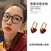 Pendientes Retro Estilo Hong Kong Color Borgoña con Esmalte de Goteo en Forma de Corazón, Clips para Orejas Geométricos Dulces y Elegantes, Pendientes Estilo Celebridad de Internet