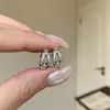 Nuevos Pendientes de Hebilla de Herradura para Mujer, Lujo Ligero, Sensación de Alta Gama, Diseño de Nicho, Clavos para Orejas, Sencillos, Versátiles, Modernos, Dropshipping
