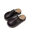Zapatos de algodón gruesos y mullidos estilo Birkenstock para mujer, diseñados para uso en exteriores en la temporada otoño/invierno 2026, con un diseño de slip-on para ponérselos fácilmente, proporcionando calidez y comodidad tanto para uso en interiores como en exteriores
