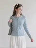 Camiseta de manga larga azul claro con cuello henley para mujer, nuevo estilo de otoño, de alta gama, corte ajustado, top casual