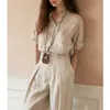 Camisa de Ramio con Dobladillo de Buen Ajuste para Mujer, Nuevo Estilo Primavera Temprana 2026, Cuello Campana, Elegante, Favorecedor, Casual, Moderno, Top de Color Sólido