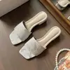 Primer Encuentro Ji Jue Bordado Estilo Americano Pantuflas de Verano para Mujer 2026 Verano Nuevo Moda de Exterior de Hada Bordado Tacón Grueso