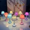 Abajur Pequeno para Quarto Luminária de Mesa para Dormitório Luminária de Cabeceira Lâmpada Eletrônica de Plástico Luminária de Mesa Marroquina Mini Abajur Pequeno Enfeites
