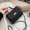 Bolsa Pequeña Cuadrada Rayada Acolchada al por Mayor de Comercio Exterior para Mujer Bolso Cruzado al Hombro Bolso Pequeño de Mano Estilo Coreano Bolso de Moda