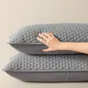 Funda de almohada acolchada, 100% algodón, antiaceite, antisaliva y resistente a la suciedad, nuevo estilo 2026, 100% algodón puro, se vende en pares, con una capa a prueba de sudor y aislante