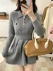 Conjunto de saia de tricô estilo college coreano com gola polo para mulheres, novo conjunto de duas peças outono e inverno com cintura torcida, suéter e saia de cintura alta