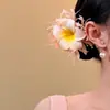 Grampo de Cabelo de Frangipani Estilo Festivo Atmosférico, Moderno e Versátil, Design Elegante, Clipe de Frangipani de Alta Qualidade para Sessão de Fotos na Praia