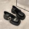 Mocasines de suela gruesa de cuero con aumento de otoño 2024, zapatos de una sola capa con tacón grueso y cabeza cuadrada, zapatos pequeños de cuero estilo británico con velcro para mujer