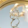 Novo Anel de Cobre com Zircônia Micro-Incustada Estilo Ins de Nicho Europeu e Americano para Mulheres, Vários Anéis Abertos Ajustáveis de Luxo Leve com Zircônias