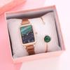 Novo Relógio Feminino Quadrado Verde com Pulseira Magnética Quadrada Estilosa para Presente Venda Quente Atacado