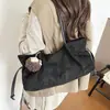 Bolso de mano de ante para el día a día con estampado de leopardo, de un solo hombro, nuevo y versátil 2026, bolso de moda retro para el antebrazo de mujer, diseño simple