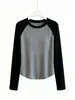 Ins diseño estilo coreano contraste blanco y negro manga raglán cuello redondo camiseta mujer 2026 otoño holgada adelgazante top
