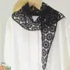 Novo Estilo Lenço Triangular com Flor Vazada Cortina de Fundo Lenço de Seda Decorativo de Alta Qualidade