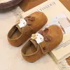 Zapatos de Niña de una Sola Capa para Primavera y Otoño Zapatos de Caricatura tipo Birkenstock Zapatos de Princesa para Niños Invierno 2025 Zapatos Pequeños de Cuero para Bebé Mocasines