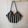 Bolsa Casual de Superfície Macia Grande Capacidade para Mulheres 2026 Nova Bolsa de Rede Vazada de Verão Bolsa de Ombro para o Dia a Dia Bolsa Tote