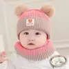 Protección para los Oídos de Bebé de 0-6 Meses Sombrero Infantil Conjunto de Dos Piezas Otoño e Invierno con Gorro de Punto Engrosado a Prueba de Viento y Calentador de Cuello de Cúpula Redonda a Prueba de Frío