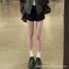 Shorts sexys negros para mujer, nuevo estilo otoño 2026, alta gama, pantalones capri acampanados estilizados para petite, shorts ajustados para usar como prenda exterior