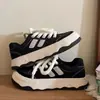 Zapatos de Lona de Suela Gruesa de Nicho para Mujer 2026 Primavera Nuevo Estilo Versátil Chic Estudiante Zapatos Blancos Tenis Deportivos Casuales