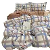 Juego de Cama de Cuatro Piezas 2026A Clase Gruesa 200g Vellón de Leche Estilo Lindo Fresco Funda de Edredón Sábana Ropa de Cama Juego de Cuatro Piezas
