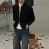 Cárdigan de punto para hombre de otoño con doble cremallera, que irradia una elegancia sofisticada y discreta, perfecto para un look relajado y casual.