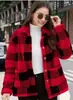 Casaco de Pelúcia Xadrez Estilo Europeu e Americano com Bolsos Canguru Versátil Manga Longa Moda Inverno Casual 2026