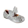 Zapatos Nuevos de Niña Estilo Coreano para Primavera y Otoño 2026, Zapatos de Princesa para Niños Súper Bonitos con Corona, Lazo y Lentejuelas